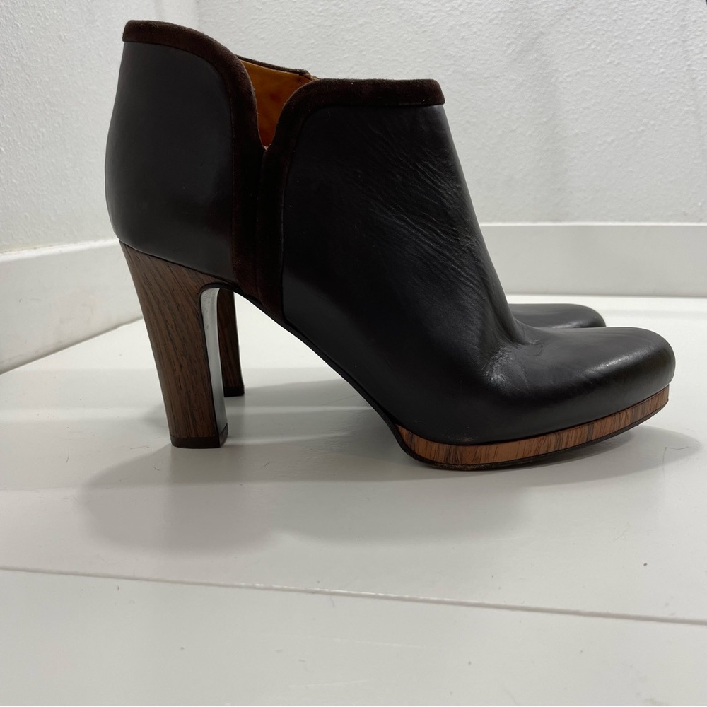 Veronique Branquinho leather ankle booties in excellent condition